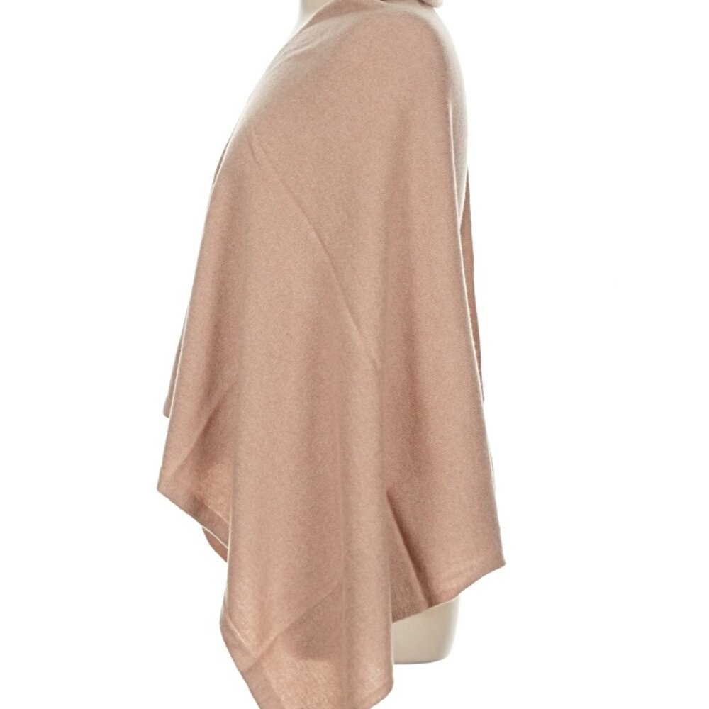 Poncho - Picture 3 of 3